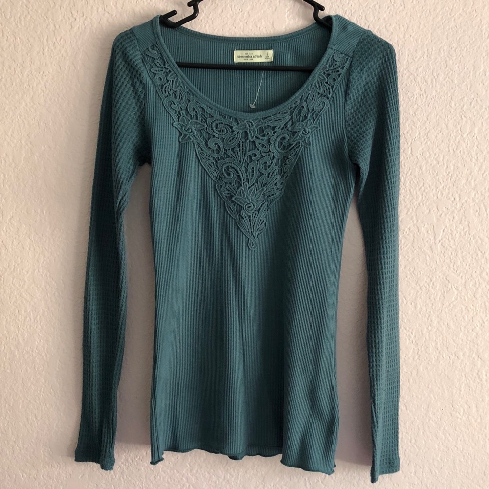 ❌SOLD❌Abercrombie Crochet Lace Thermal Waffle Top